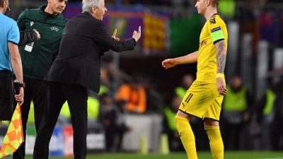 Chancenlos gegen Barça: Schwere Zeiten für BVB-Coach Favre