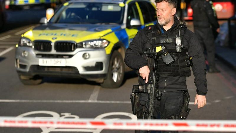 Islamisten-Terror in London: Angreifer tötet mindestens zwei Menschen – Polizei erschießt Messerstecher