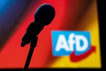 AfD wählt neue Parteispitze: Viele drängen nach vorn