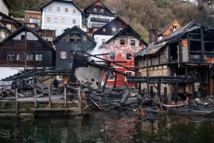 Österreich: Feuer wütete in Weltkulturerbe-Ort Hallstatt - Ein Feuerwehrmann schwer verletzt