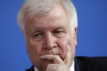 „Hässliche Blutspur“: Seehofer will Rechtsextreme bekämpfen – 600 neue Stellen angekündigt