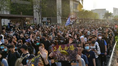 Hongkong: Sieben Monate Proteste – Zehntausende Demonstranten gehen erneut auf die Straße