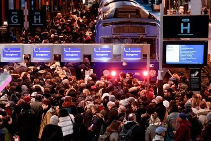 Rentenstreiks in Frankreich gehen weiter: Weihnachtsnotfall-Plan in Vorbereitung