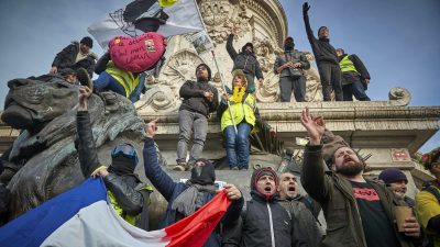 Proteste und Misstrauensanträge gegen Rentenreform in Frankreich