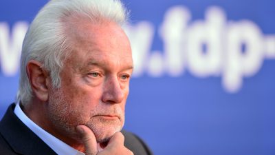 Kubicki wirft Kanzlerin und Ministerpräsidenten „offenen Rechtsbruch“ vor