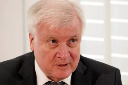 Seehofer wirft Habeck "unredliche Politik" vor