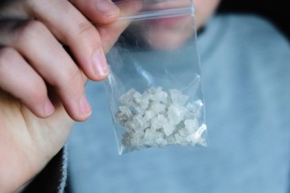Crystal Meth hatte ihr Leben ruiniert – Ex-Süchtige teilt schockierende Vorher-Nachher-Bilder