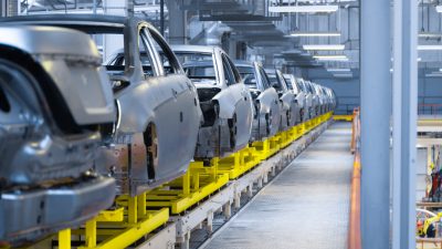 Deutsche Automobilindustrie im Sinkflug – VDA: „Brauchen handlungsfähige Regierung“