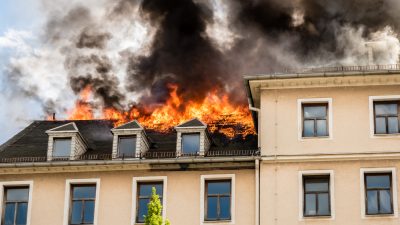 Nordrhein-Westfalen: Ehepaar bei Wohnhausbrand ums Leben gekommen