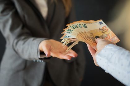 Europaweite Razzia gegen falsche Fünfziger aus dem Darknet