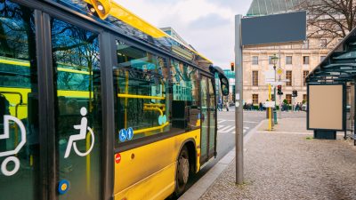 „Diesen Bus steuert ein Deutscher Fahrer“: Ärger wegen Zettel an Dresdner Stadtbus