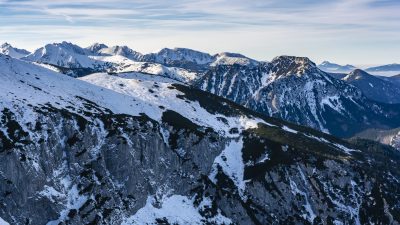 Österreich: Deutscher Skiwanderer wird von Lawine verschüttet und stirbt