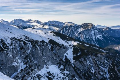 Österreich: Deutscher Skiwanderer wird von Lawine verschüttet und stirbt