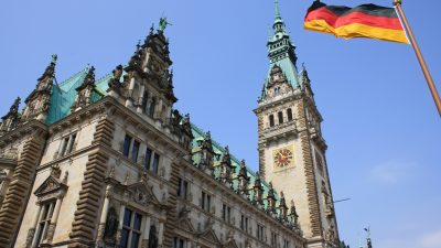 Acht Wochen vor der Wahl in Hamburg: SPD jetzt doch deutlich vor den Grünen