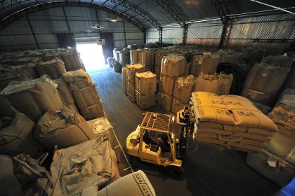 Bremen: Lagerarbeiter von 500 kg schwerem Kaffeesack erschlagen