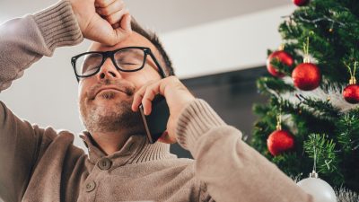 Weihnachten in Deutschland: Fast drei Viertel der Berufstätigen im Urlaub erreichbar