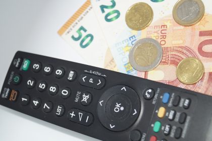 Johnson stellt GEZ-ähnliche Finanzierung der BBC infrage