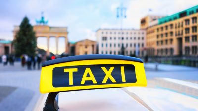 Taxis brauchen künftig Trennscheiben zwischen Fahrer und Fahrgast – Scheuer will das zahlen