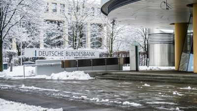 Bundesbank: Unternehmen werden Investitionen künftig stärker zurückhalten