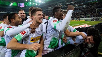 Gladbach besiegt die Bayern – auch Leipzig und BVB gewinnen