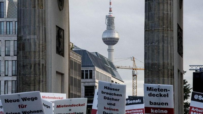 Berlin: Wirtschaftsverbände demonstrieren gegen Mietendeckel