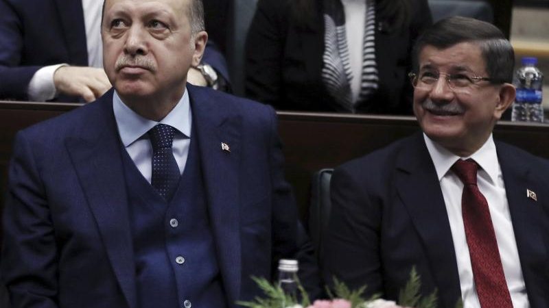 Konkurrenz für Erdogan: Davutoglu stellt seine „Zukunftspartei“ vor