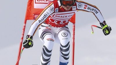 Rebensburg bei Super-G in St. Moritz auf Platz 10