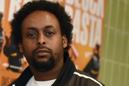 Afrob: Alle Anderen werden als Flüchtlinge betrachtet