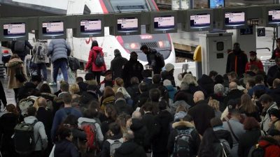 Streiks behindern Vorweihnachts-Reiseverkehr in Frankreich
