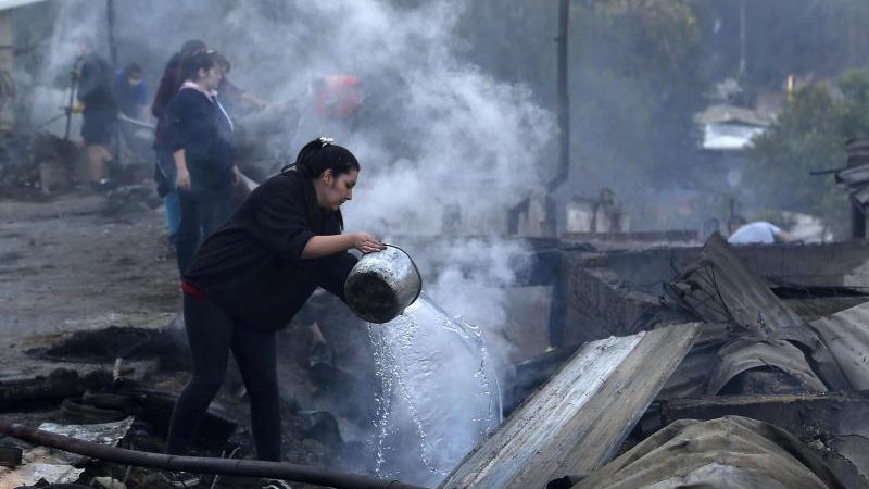 Brandstiftung: Mindestens 150 Häuser bei Bränden in Chile beschädigt