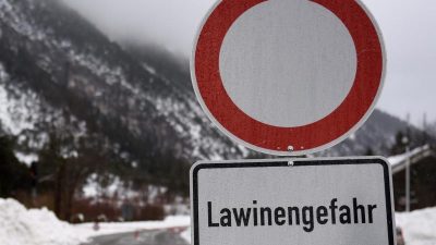 Zwei Verletzte nach Lawine in der Schweiz geborgen