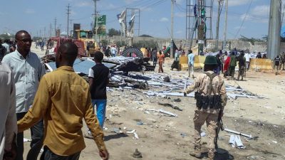 Al-Shabaab bekennt sich zu Bombenanschlag in Mogadischu