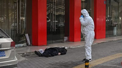 AFP-Journalist in verseuchtem Wuhan entdeckt Toten auf Bürgersteig