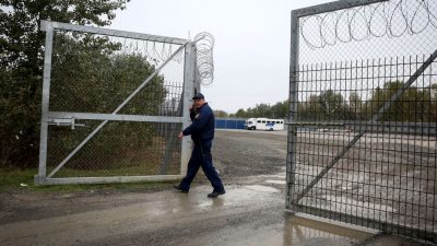 Migranten an der Grenze: Ungarische Grenzpolizei feuert Warnschüsse ab