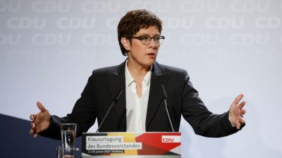 CDU provoziert CSU: CDU-Spitze will weniger Wahlkreise