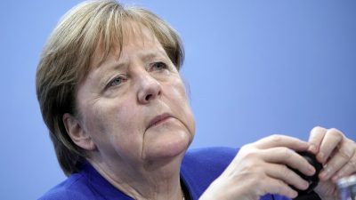 Merkel bedauert Rückzug von Kramp-Karrenbauer – AKK deutet Mitschuld der Kanzlerin an