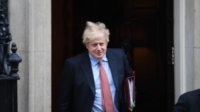 „Es gibt keine Alternative“: Britischer Premierminister verkündet nationalen Lockdown