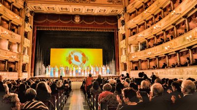 Shen Yun in Modena, Italien, auch mit zwei Sonderaufführungen restlos ausverkauft