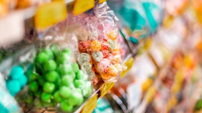 Bas Kast hält Süßigkeiten-Werbung für „regelrecht kriminell“