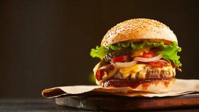 Eklat in Österreich: Burger essender Vizekanzler sorgt für Diskussionsstoff