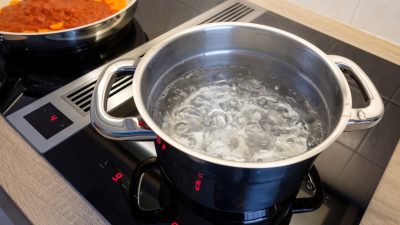 Asylheim Zossen: Mann schüttet Frau kochendes Wasser über den Kopf