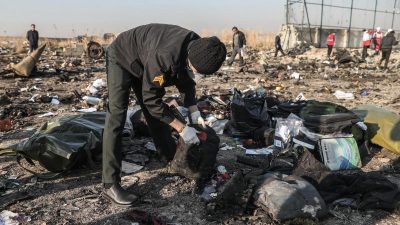 Flugzeugabsturz bei Teheran: Suche nach der Unglücksursache