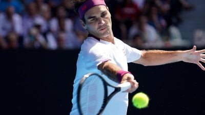 Sieben Matchbälle abgewehrt: Federer im Halbfinale