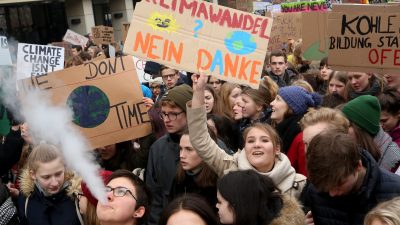 Klimademo mit Greta Thunberg in Hamburg – Polizei verstärkt wegen „rechter Terrorgefahr“ Präsenz