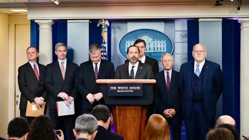Der Coronavirus-Taskforce von Präsident Trump im Pressebriefing-Raum des Weißen Hauses.