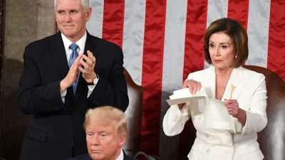 Trump hält Rede zur Lage der Nation – Nancy Pelosi zerreißt Kopie seiner Rede