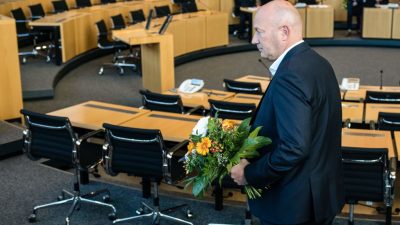 „Heuchler“ und „Scharlatan“: Tumulte bei erster Rede von Thüringens neuem Ministerpräsidenten
