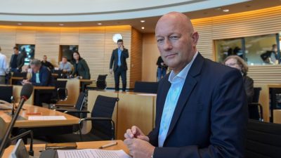 Neuer Thüringer Ministerpräsident bietet CDU, SPD und Grünen Gespräche an