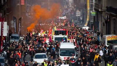 Frankreich: Weitere Streiks bei der Pariser Metro und der Müllabfuhr