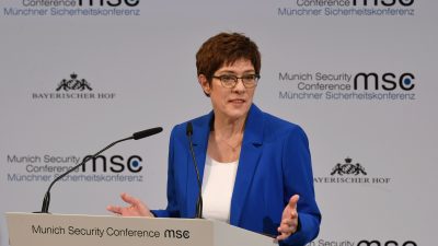 Kramp-Karrenbauer fordert entschlossenere europäische Sicherheitspolitik